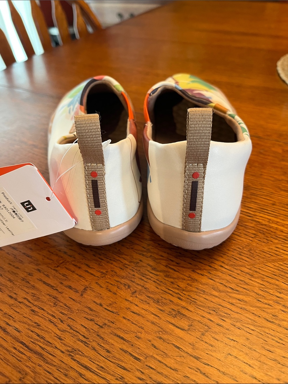 UIN Hello Lion Microfiber Leather Slip-On Shoes, size 37/6.5 NWT - Picture 6 of 7